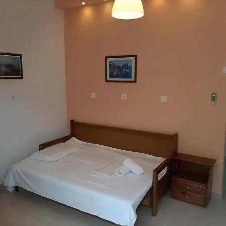 In Near Beaches & Pool Lejlighed Mpenitses