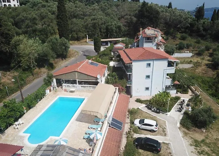 Apartment In Near Beaches & Pool *