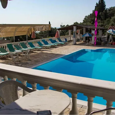 Majestic In With Shared Pool