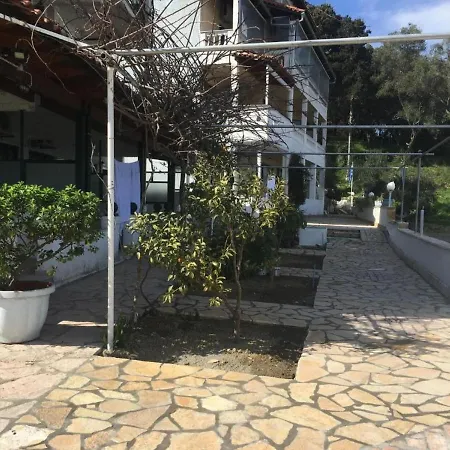 Majestic In With Shared Pool * Benitses (Corfu)