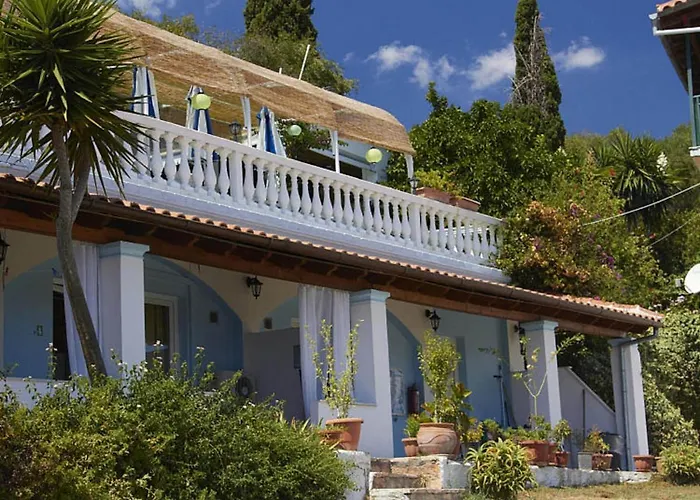 In Near Beaches & Pool * Benitses (Corfu)