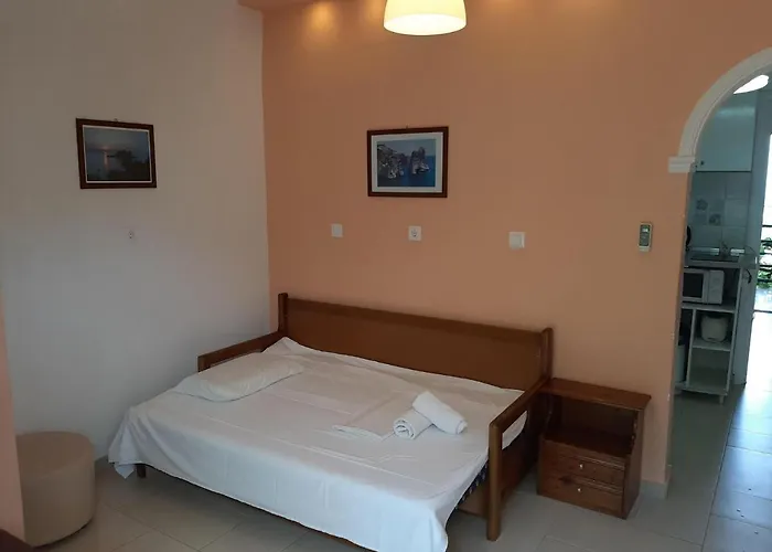 In Near Beaches & Pool Appartement Benitses (Corfu)