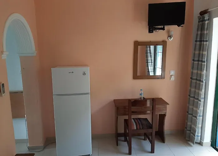 In Near Beaches & Pool Benitses (Corfu)